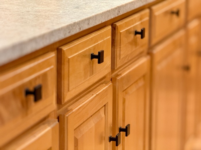 Quality cabinet refacing in Irvine, CA, with custom finishes and design
